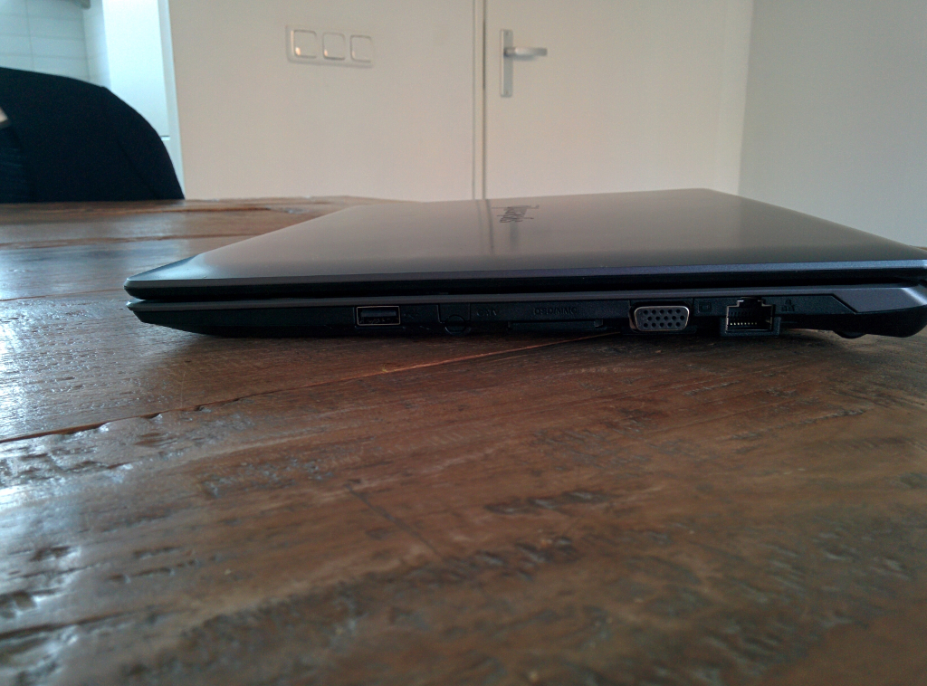 Picture showing the right hand side ports on the System 76 Lemur laptop